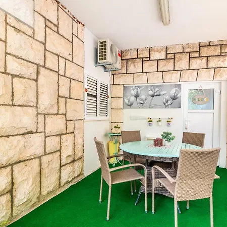 Διαμέρισμα Beach Getaway - Perla Bianca Jesenice (Split-Dalmatia)