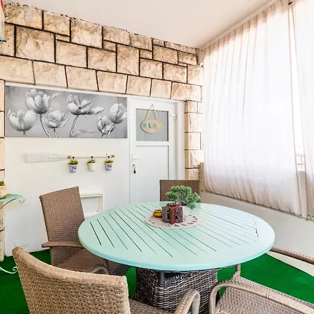 Beach Getaway - Perla Bianca Διαμέρισμα Jesenice (Split-Dalmatia)